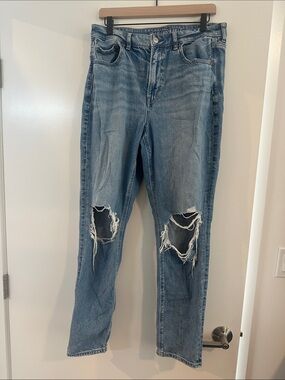 American Eagle Outfitters ripped strigid mom jeans - 12 long